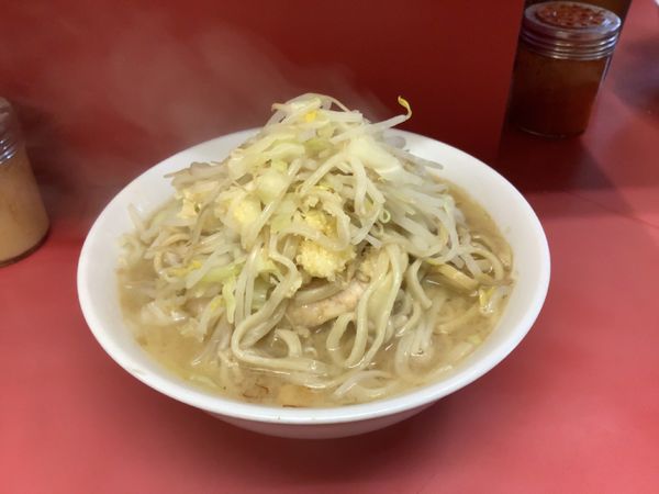 「ラーメン小、野菜少なめ、ニンニクマシマシ」@ラーメン二郎 ひばりヶ丘駅前店の写真