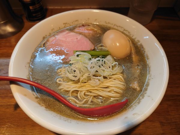 「【土曜日限定】純ニボシラーメン800円＋味玉100円」@中華そばや 和凡の写真