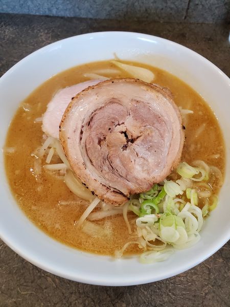 「ミソラーメン＋クーポン・バラチャーシュー(1枚)」@味噌ラーメン 雪ぐにの写真