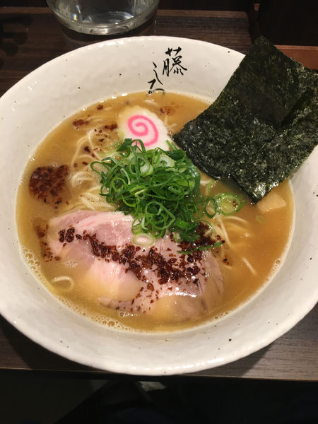 「鶏白湯らーめん」@麺屋 藤しろ 三軒茶屋店の写真