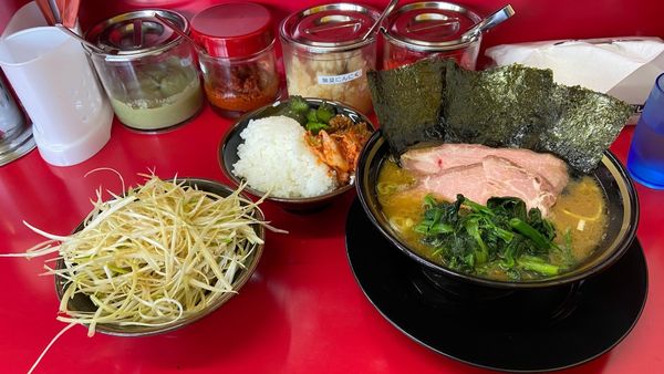 「和風ネギ＋ライスバー」@家系ラーメン王道 いしい 市原五井店の写真