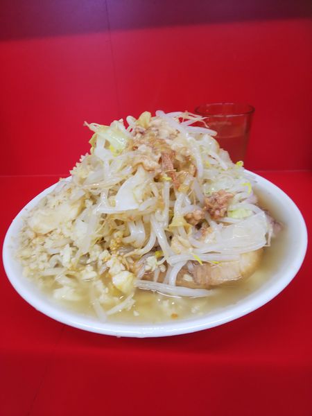「小ぶた250g ヤサイ、アブラ、ショウガ増し、ニンニク少し」@ラーメン二郎 大宮公園駅前店の写真