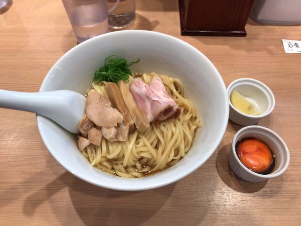 「まぜそば 三段仕込み(800円)+追い飯(100円)」@らぁ麺 はやし田 横浜店の写真