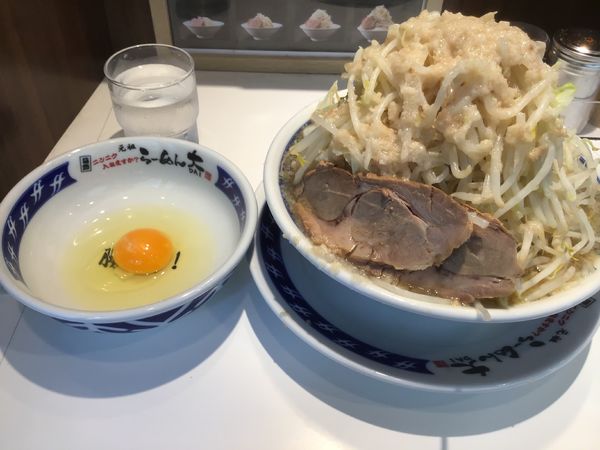 「塩ラーメン並720円(半額360円)生卵50円」@ラーメン大 柏店の写真