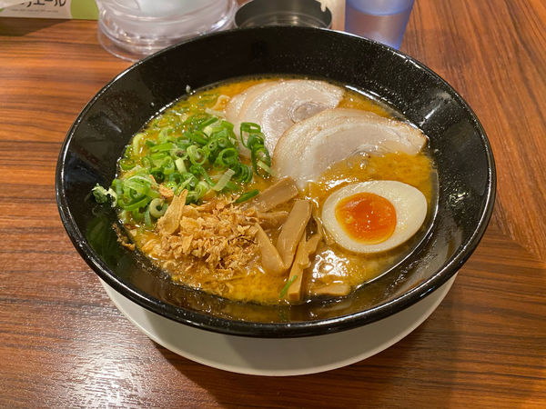 「味噌ラーメン　辛口」@まるはちラーメンの写真