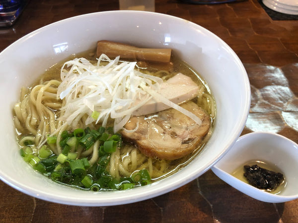 「鶏そばトリュフの香り860円」@活龍鶏そば専門店 とりだけの写真