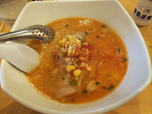 「ミルクみそラーメン　＜中太麺＞　＋牛乳：サービス券」@牛乳屋食堂の写真