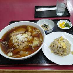 ワンタンメン、チャーハンセット