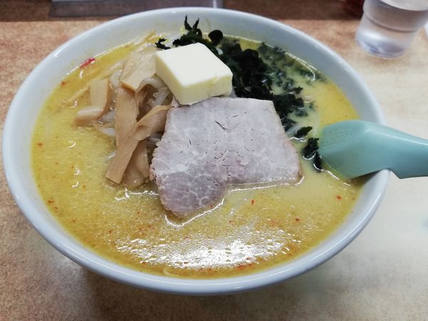 「味噌カレー牛乳ラーメン（バター入り）」@味の札幌 大西の写真