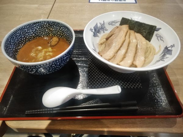 「チャーシュー濃厚魚介つけ麺」@豚骨一燈 イトーヨーカドー船橋店の写真