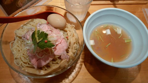 「【限定】しじみ貝の冷たい昆布水つけ麺(中)＋味玉￥1020-」@焼きあご塩らー麺 たかはし 上野店の写真