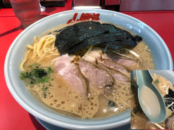 「醤油ネギチャーシュー麺（中盛り）1130円」@ラーメン山岡家 水戸城南店の写真