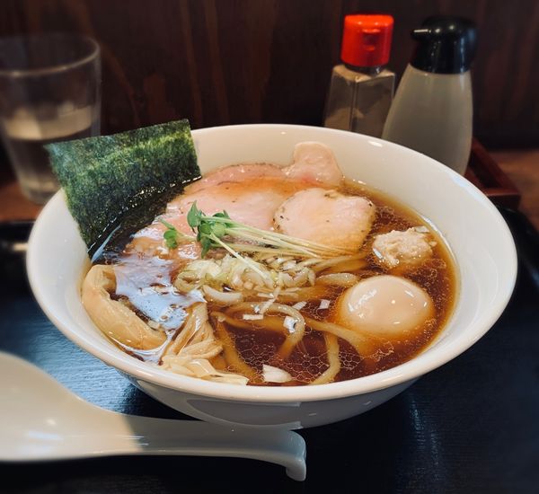 「中華そば（並￥830）＋味玉（￥100）」@粉麺小屋の写真
