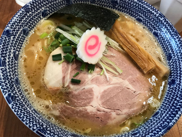 「魚介とんこつらーめん」@麺屋わおんの写真