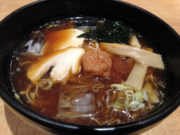 「冷しらーめんしょうゆ８３０円」@麺屋てぃーちの写真