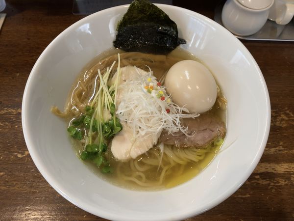 「しおらぁめん＋あじたま」@らぁめんひろりんの写真