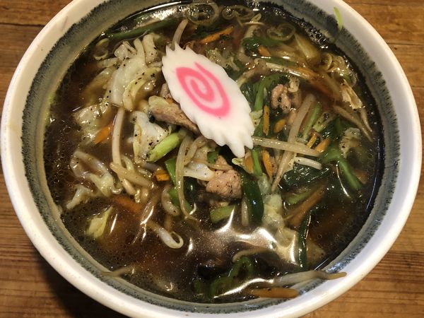 「野菜ラーメン600円　焼餃子300円」@正太楼の写真