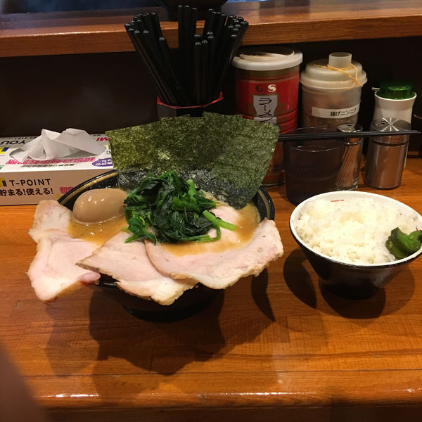 「チャーシュー麺＋ご飯」@末廣家の写真