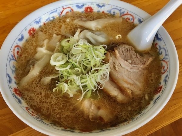 「味噌チャーシューワンタン麺」@らーめん 大雅の写真