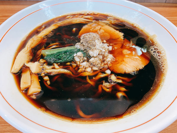 「漆黒醤油ら〜麺」@ら〜麺 安至の写真