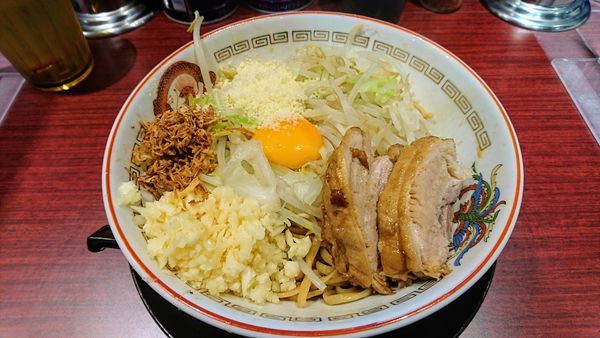 「小ラーメン(麺硬め･ニンニク増し･ヤサイ少なめ)+粉チーズ」@豚山 白楽店の写真