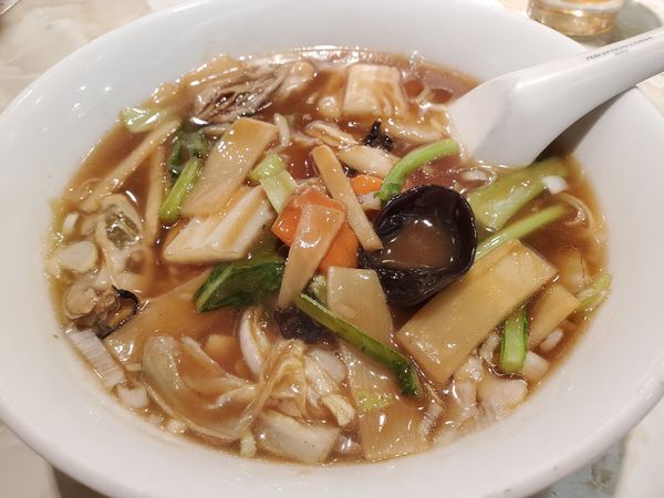 「牡蠣麺」@龍興飯店の写真