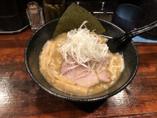「塩豚骨ラーメン」@麺屋 大和田の写真