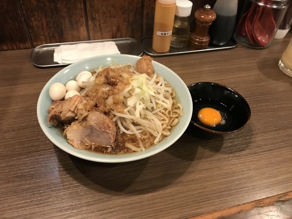 「中ラーメン【野菜少・脂マシ・味普通】」@立川マシマシ 栄住吉店の写真