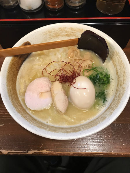 「味玉濃厚鶏白湯らーめん(塩) 900円」@麺匠ようすけの写真