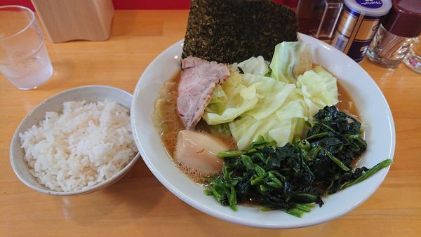 「得ラーメン大1020円+他」@横浜家系ラーメン みと家の写真