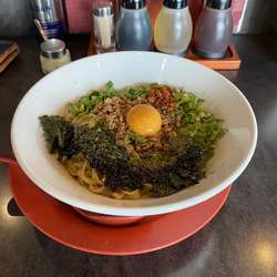 汁なし担々麵（935円）