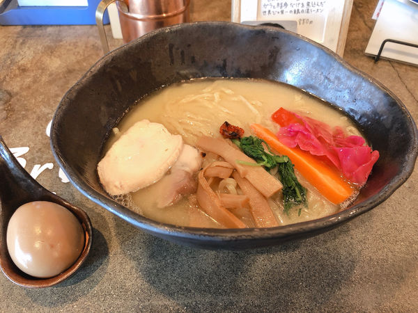 「【限定】鶏白湯は見たramen 〜恋の終わり〜　薫製味玉」@ramen るの写真