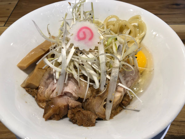 「トロ豚油そば1000円」@土浦麺処 龍乃舞の写真