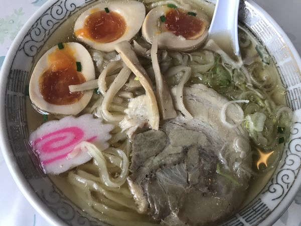 「手打ちラーメン710円＋味付き玉子150円と餃子」@佐野山銀 本店の写真
