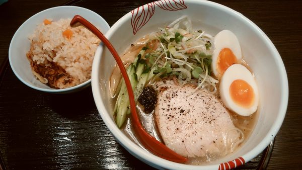 「冷たいしおらーめん¥880+味玉¥100+だし炊きご飯¥20」@麺処 あす花の写真