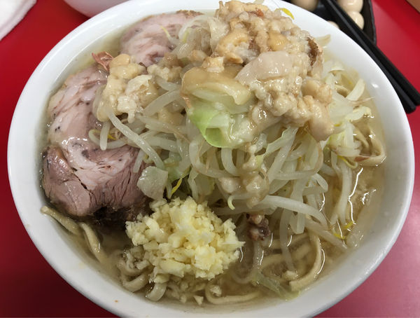「小ラーメン 麺少なめ 玉子 うずら ニンニク アブラ」@ラーメン二郎 神田神保町店の写真