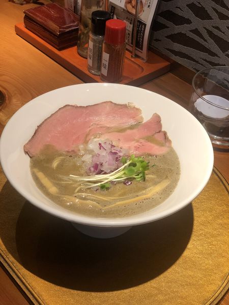 「濃厚煮干豚骨らーめん」@金沢濃厚煮干豚骨 伊乃心の写真