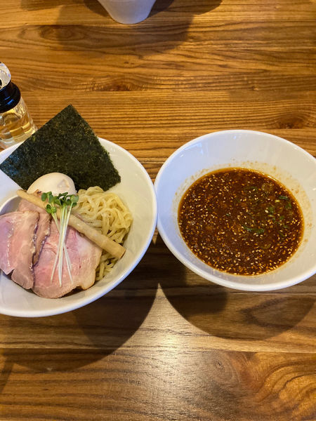 「【平日限定】ピリ辛つけ麺（1100円）」@地鶏らーめん とりじの写真