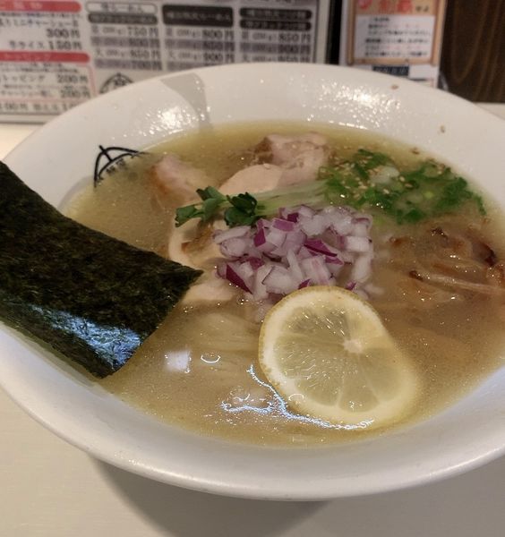 「鶏白湯らーめん」@麺屋 侍の写真