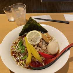 冷やし牛しゃぶ醤油らーめん+味付たまご