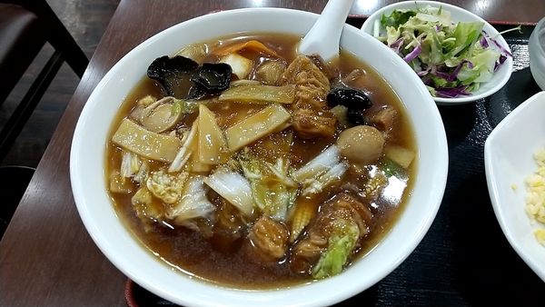 「牛バラつゆソバ（ランチセットとして７８０円）」@美食苑の写真