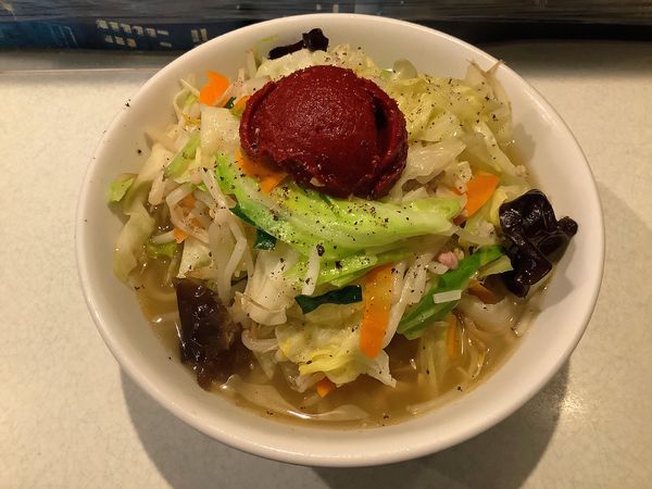 「チリトマト玉たんめん（太麺 中盛）」@麺処 まるよし商店の写真