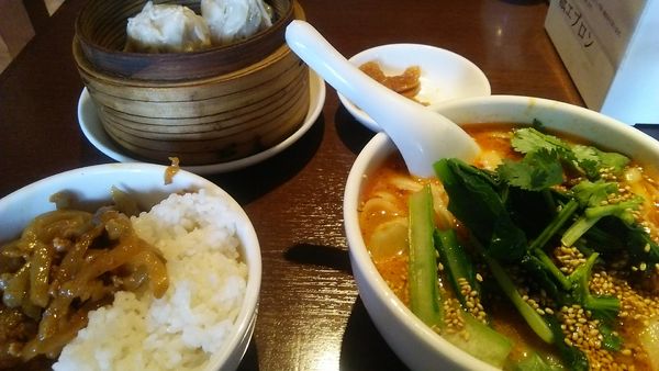 「得々！ハーフ刀削麺セット 980円」@西安料理 刀削麺・火鍋 XI’AN 後楽園店の写真