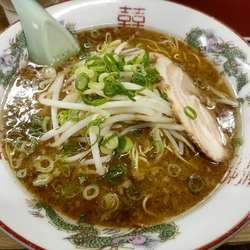 新博多豚骨ラーメン 600円 替玉無料 硬め
