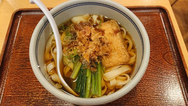 「きしめん　７２０円」@きしめんの吉田 エスカ店の写真