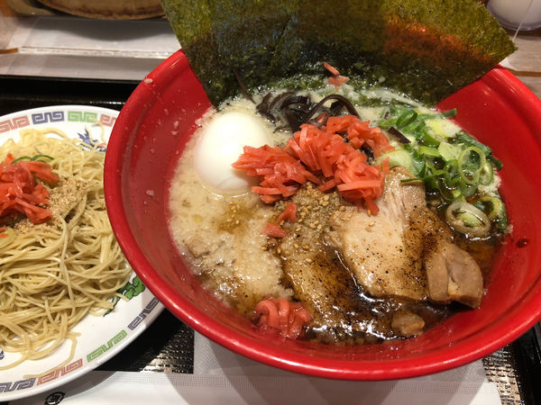 「赤丸スペシャル1030円+替え玉サービスチケット利用」@RAMEN EXPRESS 博多一風堂 三井アウトレットモール入間店の写真