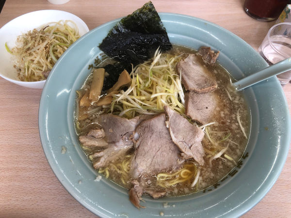 「ネギチャーシューメン中＋ネギ丼／¥1,080＋280」@ラーメンショップ 三芳町店の写真