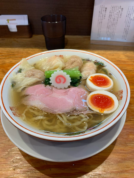 「全部入りワンタン麺白だし」@キング製麺の写真