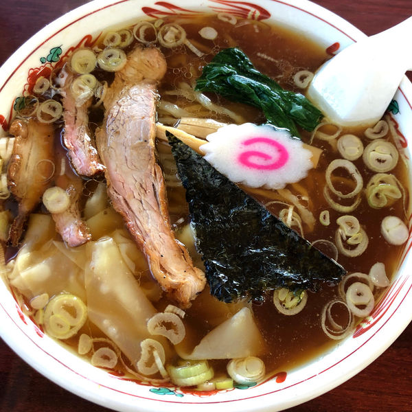 「ワンタンメン　850円」@手打ちラーメン みうらの写真