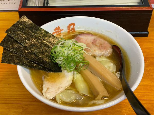 「ワンタン麺(スープは葉月)」@らぁめん 葉月の写真